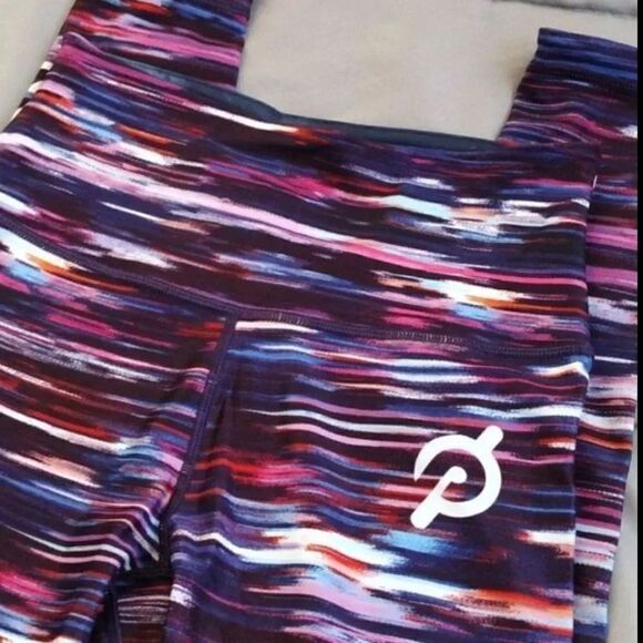 PELOTON Set Sports Bra and Melody Reversible Leggings Size Small NWT - Picture 9 of 16